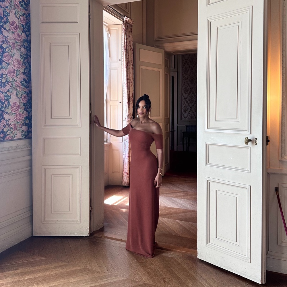 REVOLVE Laur Maxi Dress in Terracotta
House of Harlow 1960